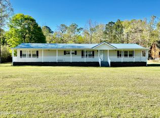 645 Elwoods Ln, Kinston, NC 28504