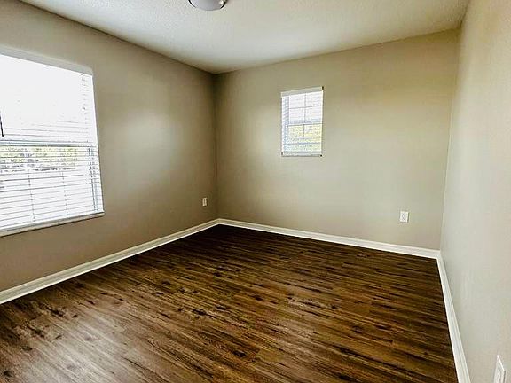 4th image of 10523 Boyette Creek Blvd