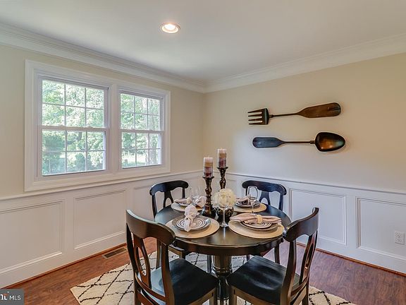 5th image of 8 Chapelcrest Ln