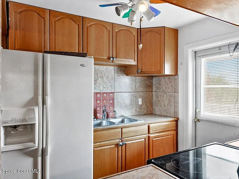 401 Monroe Ave #C201 — Photo 17