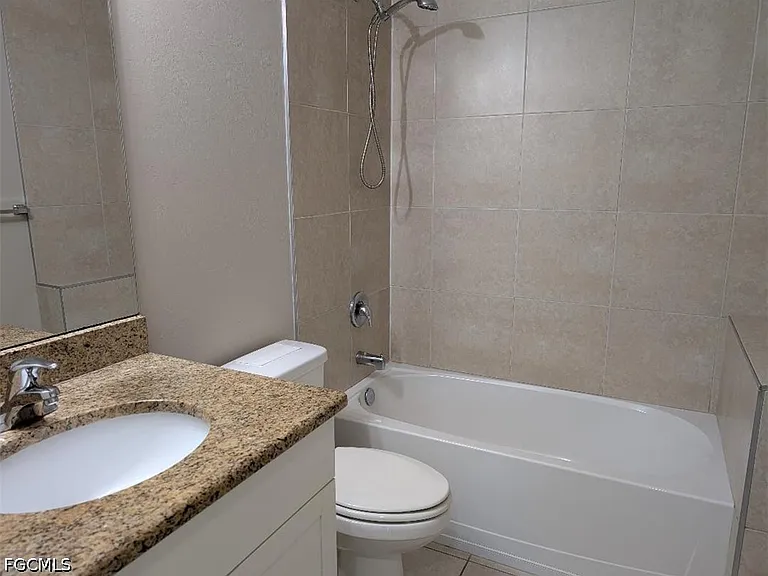 4405 SW 8th Ct — Photo 9