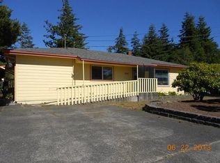 2590 Woodland Dr, Coos Bay, OR 97420