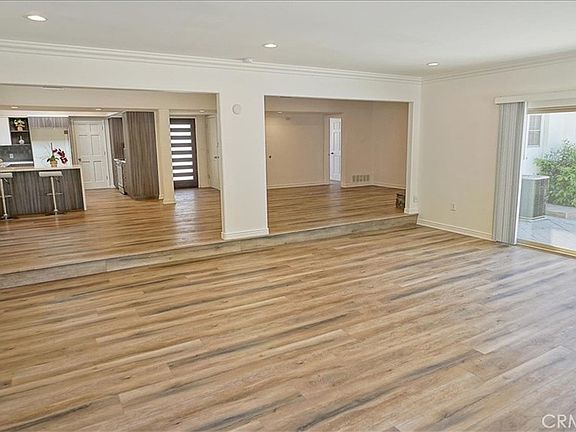 3rd image of 10901 Canby Ave