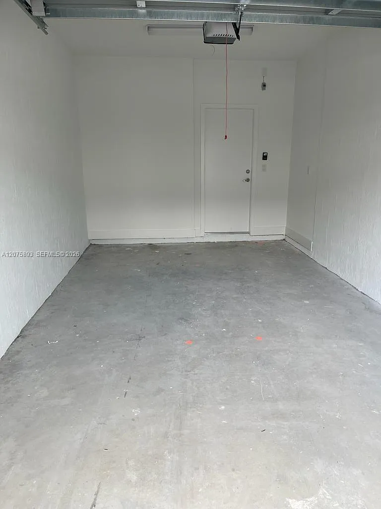 3 bed, 3.5 bath, 1824 sqft, $3,399 — Photo 4