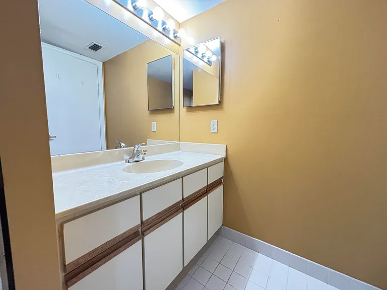 1701 S Coral Ter #1701 — Photo 15