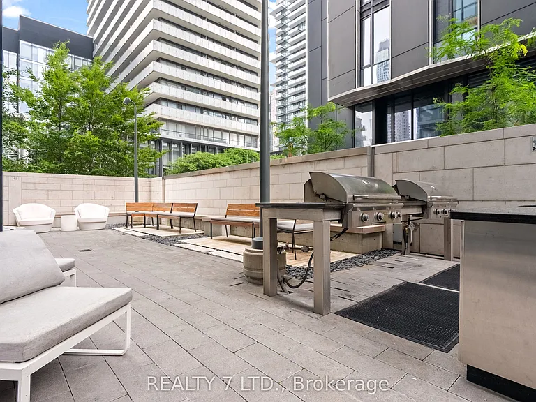 45 Charles St E #1808 — Photo 40