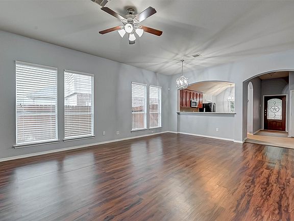 5th image of 2207 Castle Gardens Ln