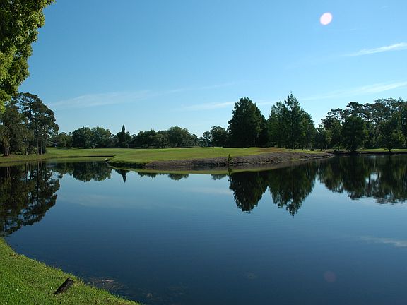 3rd image of 1095 Club House Blvd