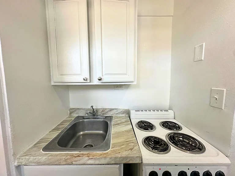 4611 South Congress Ave — Photo 10