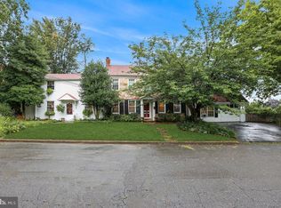 3 Woodbury Rd, Ewing, NJ 08638