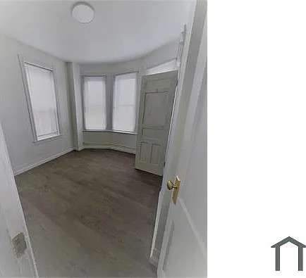 905 N Saint Bernard St — Photo 3