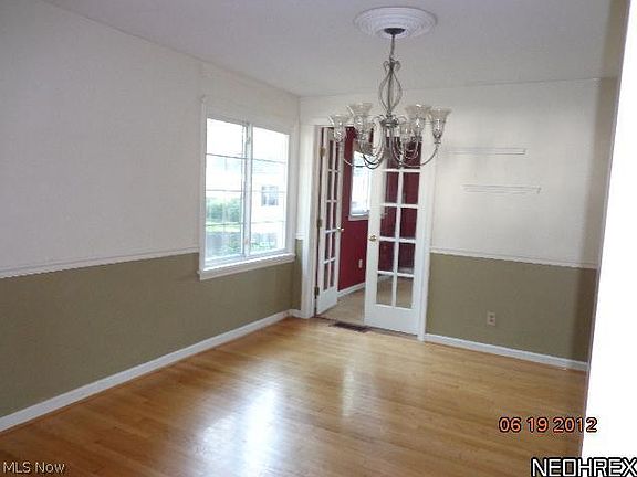 5th image of 522 Oakmoor Ave