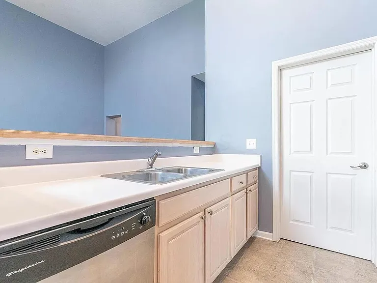 6063 Craughwell Ln — Photo 3