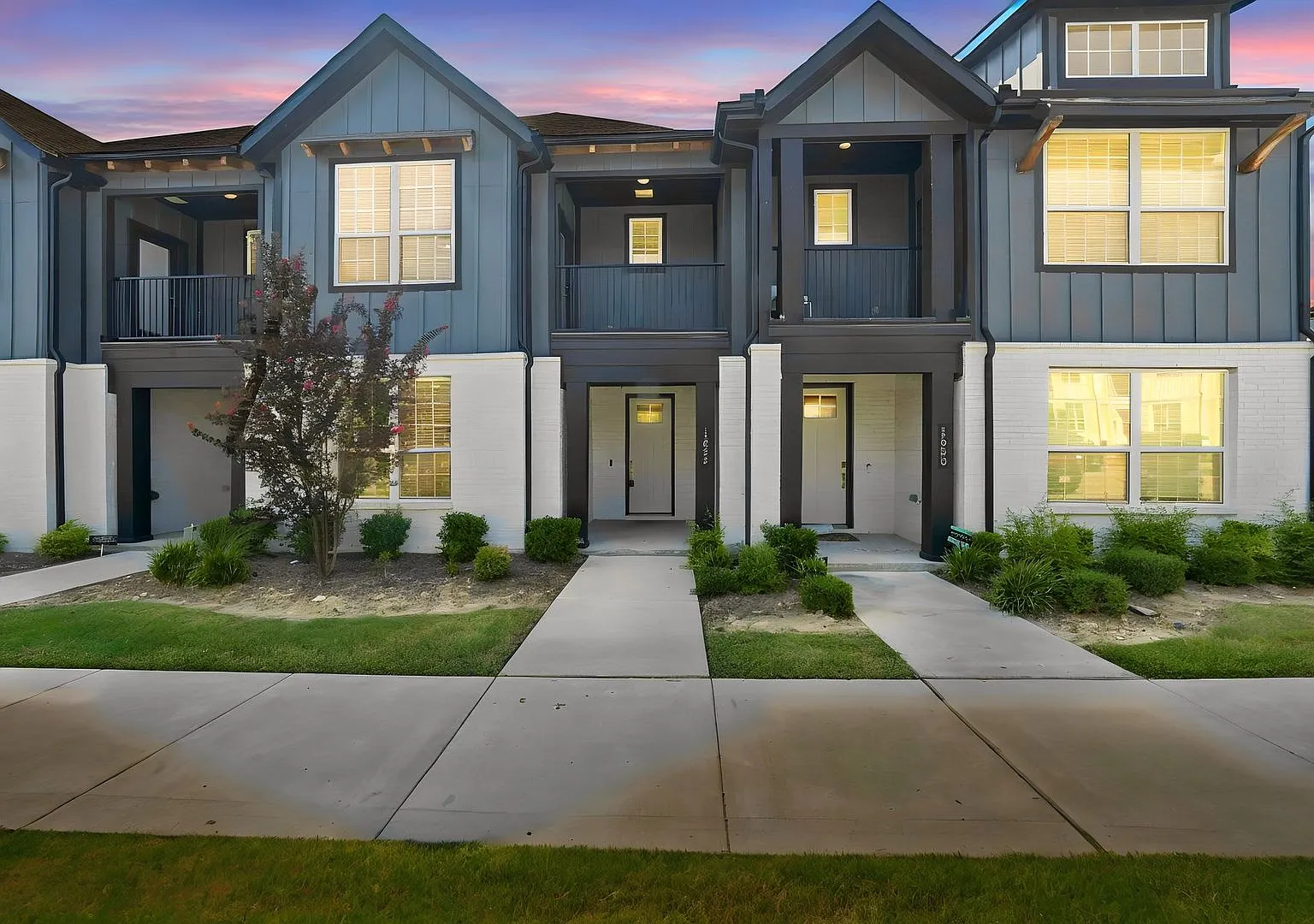 Upgraded 3-Bedroom Townhome in Allen with Modern Finishes & Private Balcony — Photo 4