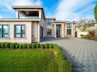 10471 Seahaven Dr, Richmond, BC V7A 4C7