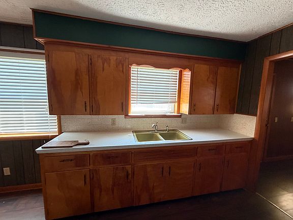 3rd image of 801 Arizona Ct