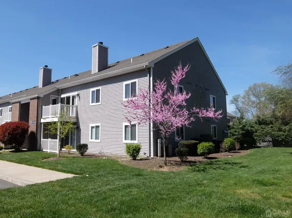 8614 Tamarron Dr, Plainsboro, NJ 08536