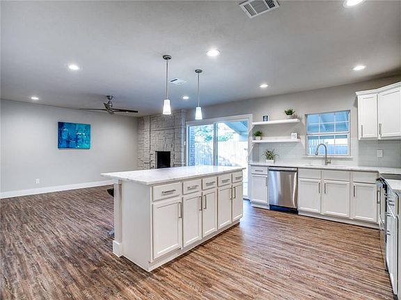 3rd image of 8503 Sikorski Ln