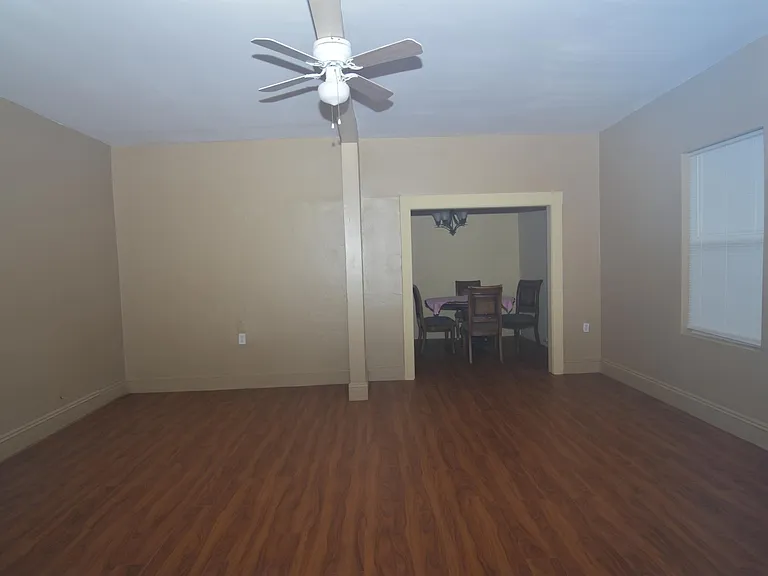 412 N Dixie Hwy — Photo 6