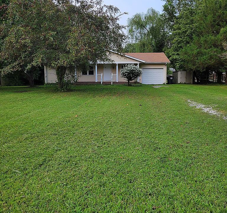 1st image of 208 Belmont Dr
