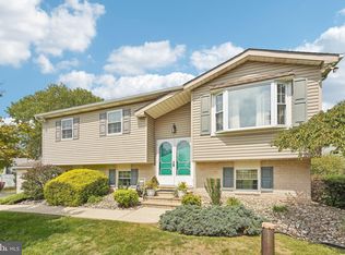 1153 Woodmere Dr, Pottstown, PA 19464