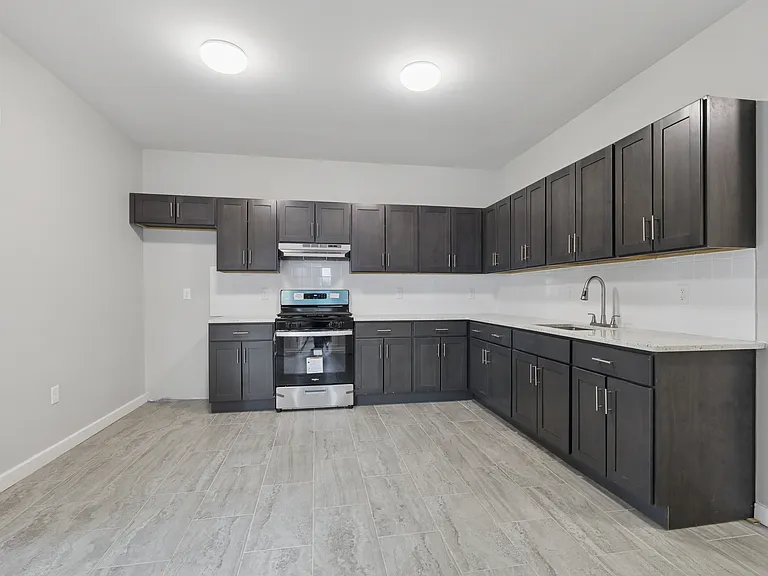 240 Broadway #2 — Photo 11