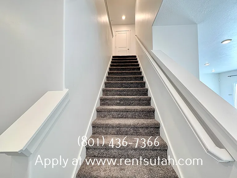 647 W Raintree Ln — Photo 9