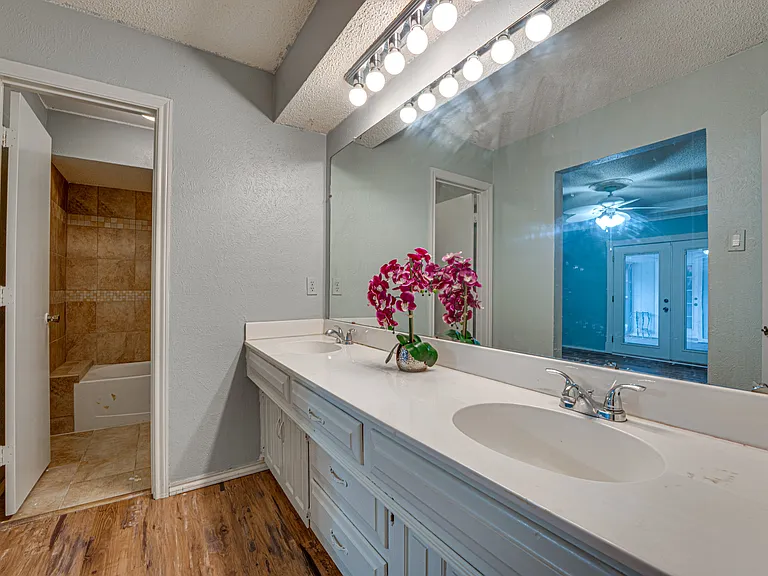 917 Meadowgate Dr — Photo 15