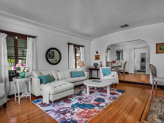 4th image of 6140 San Vicente Blvd #1