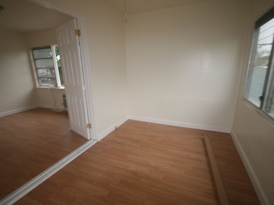 1st image of 1016 N D St