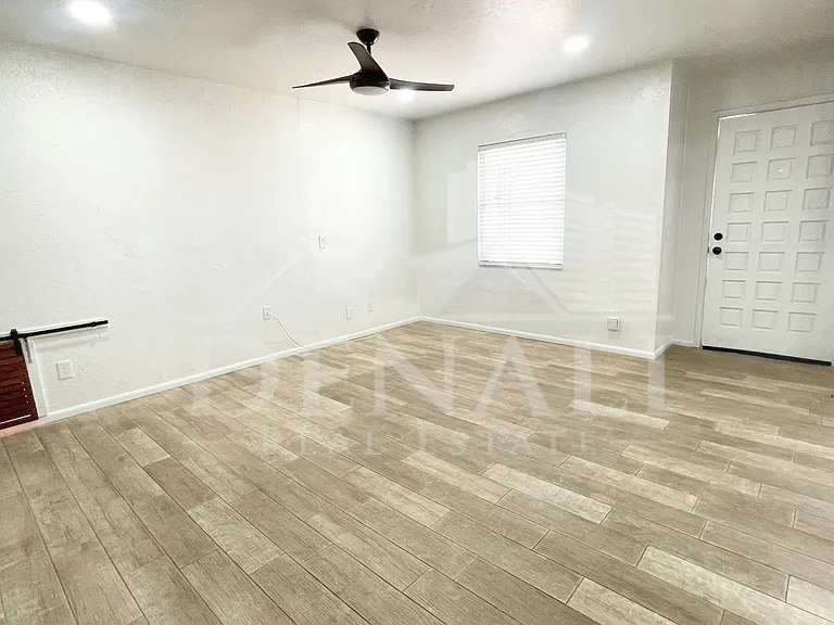 423 S Terry Ln — Photo 5