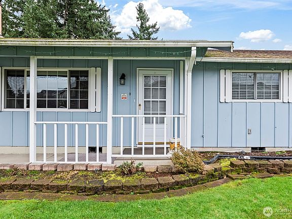 3rd image of 15825 93rd Avenue E