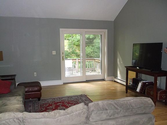 3rd image of 119 Scarlet Dr