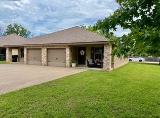 618 E 13th St, Claremore, OK 74017