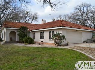 1090 Muehl Rd, Seguin, TX 78155