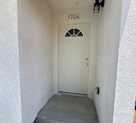 2nd image of 5706 S Saint Andrews Pl