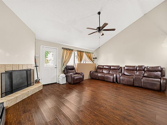 5th image of 2307 Spring Dusk Ln