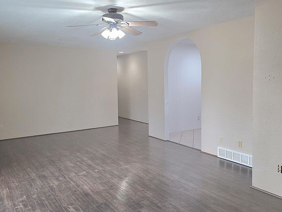 4th image of 1002 Vine St