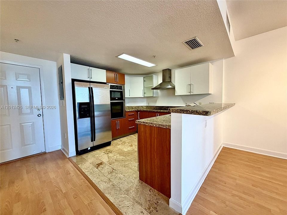 1st image of 170 SE 14th St APT 2906