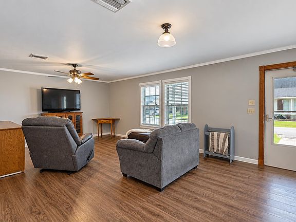 5th image of 308 Elvira Dr