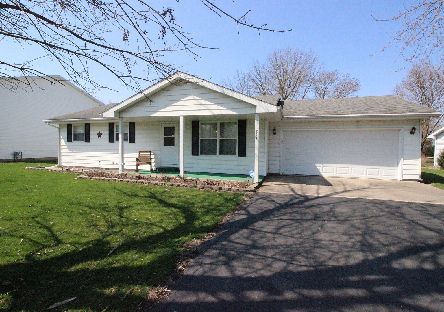224 N Hamilton St, Gilman, IL 60938 Zillow