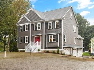 9 Royal St, Wilmington, MA 01887