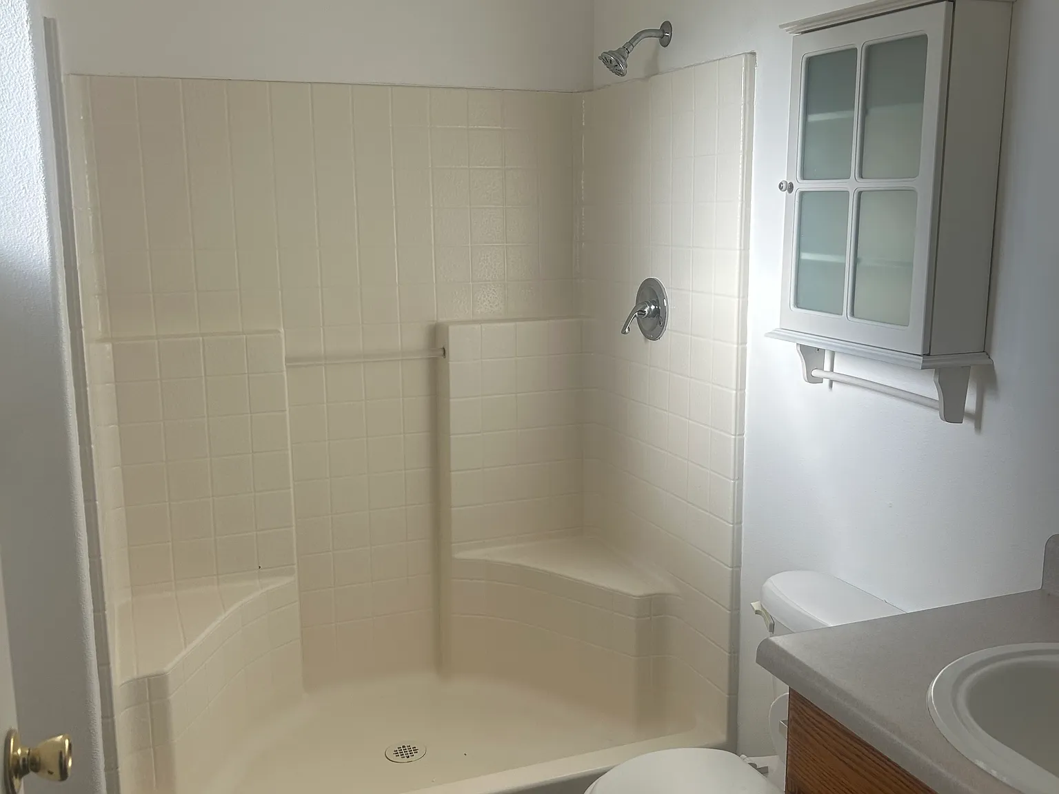3 bed, 950 sqft, $1,400 — Photo 2