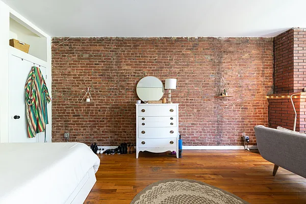 Rented by Corcoran | media 23