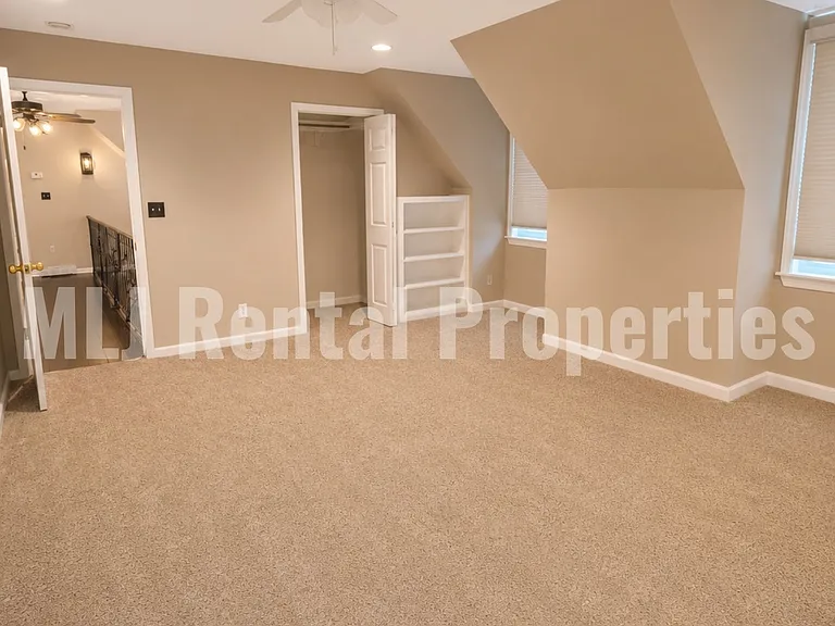 5881 S Irvington Ave — Photo 44