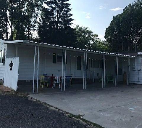 5th image of 420 N 1st Ave