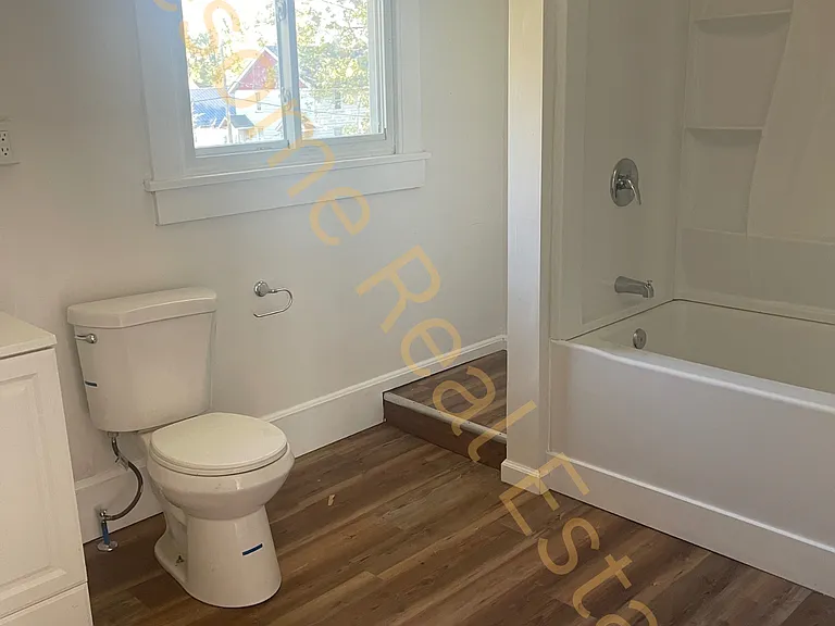 132 E Paint St — Photo 12
