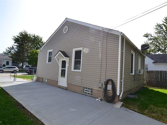 2nd image of 22027 Virginia Ave