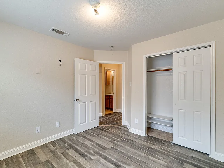 4033 Carver Ct — Photo 13