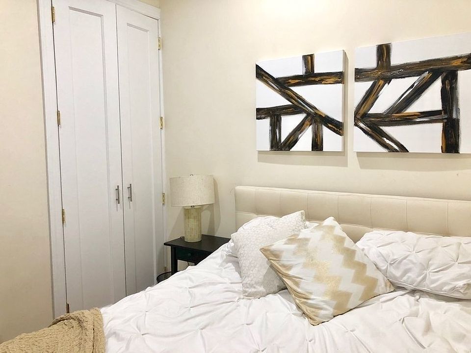 2nd image of 226 W 78th St APT 1B
